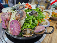 [인슐랭가이드] 샤브샤브부터 칼국수까지, 끝까지 풍성한 해산물 한 상