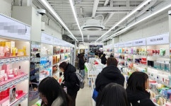 하나둘 뿌리내리는 관광객 초점 약국…여름 이후 급증