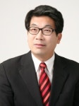 약국에서 시작한 현장 경험, 도정으로 이어졌다