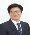 문턱 낮은 약국처럼…25년 지역 약사 김종삼, 대덕구의회 도전