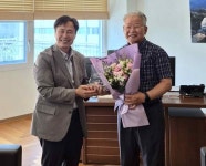 제이씨헬스케어, 장학사업 이어온 ESG 경영 눈길