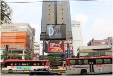 강남 롯데시네마 대형 스크린 ‘여성 티저’ 영상 화제