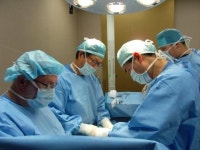 최형기 성공비뇨기과, 국소마취 통한 3조각 보형물 삽입 발기부전 수술 시행