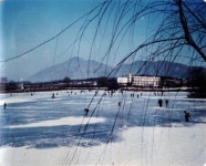 건국대, 1960년대 얼어붙은 호수에서의 스케이팅 사진 공개