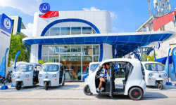 엠블, 전기차 충전소와 커뮤니티 센터 ‘메가스테이션’ 캄보디아서 성황리 공개