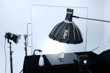 울란지, 획기적인 V-마운트 시리즈 COB 조명 출시