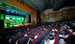 건국대 입학식 ‘신입생 축하와 학부모 예우’ 축제의 장