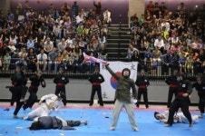 [우석대 태권도학과 미국 공연 마무리] 역사 입힌 태권도, 푸른 눈의 관객 홀렸다