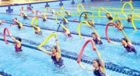 [아쿠아로빅] 수영 못해도…물에서 첨벙첨벙, 건강 챙겨요