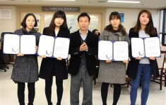 전주시 완산구청, 친절 유공공무원 4명 표창