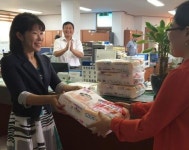출생 신고자에 축하선물 눈길