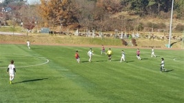 수능 마친 고 3들 그라운드 집결…익산교육장배 학교스포츠클럽 축구 8개팀 출전