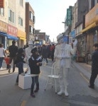 익산문화예술거리 상설공연 첫날부터 잡음