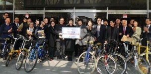 전주 진북·금암1동 희망자 대상 덕진구 아빠의 자전거 전달식