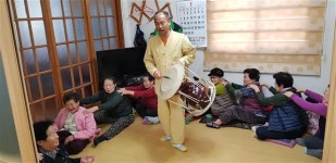 행복한 노후, 어르신 건강 챙겨드려요