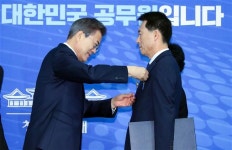 농진청 남상식 연구관, 녹조근정훈장 국립농업과학원 손성한 연구관, 대통령 표창