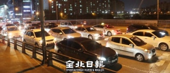 [정체 극심 전주 서곡교 사거리] 출퇴근시간, 300m 가는데 3~4번 신호 걸려