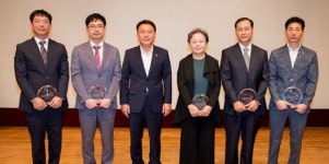 군산시, 지방세 우수 성실납세자 5명 선정…표창패 수여