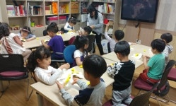 익산시립도서관, 도서관 책 친구 파견 사업 운영