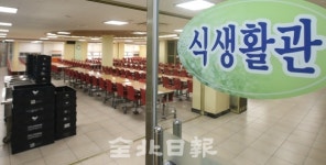 [공공부문 비정규직 파업] 거리엔 쓰레기 넘치고, 학생들 점심은 빵·주스로