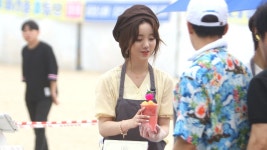 [덕화다방] 러블리즈 케이·미주, 첫 출근에 문전성시 이룬 강릉 경포해변