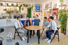 [유 퀴즈] 한글날 맞아 경의선 책거리로 떠나…문해학교 찾아 가슴 뭉클한 감동 가득