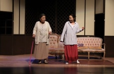 가족 휴먼 드라마 연극 세 여자 전주 온다