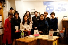[발견의 기쁨, 동네 책방] 문정희 시인과 함께 찾은 시집 책방