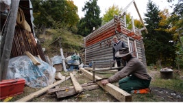 [고립낙원] 보스니아 산골짜기 오두막 어느 부부의 동화일기