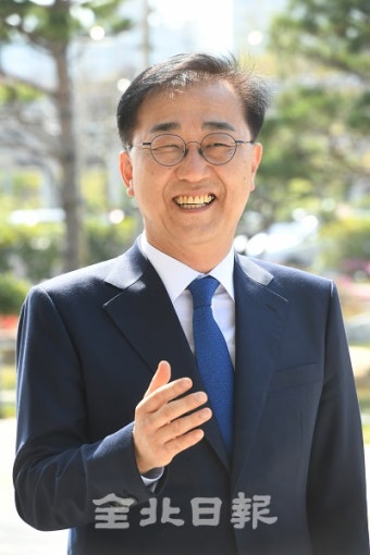 [내 삶을 바꾸는 정치, 전북 국회의원 당선인에게 묻다] ① 김윤덕(전주갑·민주당)