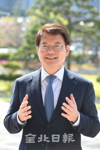 [내 삶을 바꾸는 정치, 전북 국회의원 당선인에게 묻다] ⑤김수흥(익산갑·민주당)