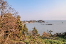 [뚜벅뚜벅 전북여행] 군산 고군산군도 대장봉의 봄 등산과 바다 풍경을 동시에 즐길 수 있는 곳
