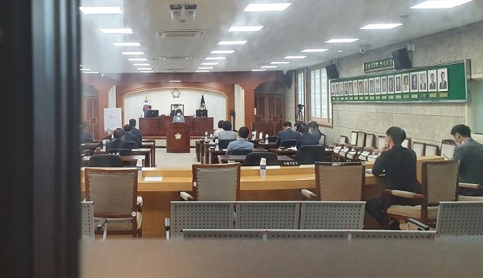 김제시의회, '불륜 스캔들' 고미정 의원 제명 | 포토뉴스