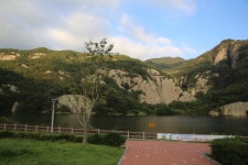 [뚜벅뚜벅 전북여행] 부안 언택트 드라이브 명소 부안댐…물과 풍광을 함께해볼 수 있는 여행지