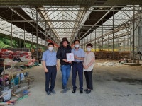 진안 부귀면지역사회보장협의체, 지역 나눔 실천 운마농장에 착한가게 현판 전달