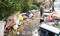 버려진 양심 전주 도심 쓰레기 불법 투기 여전