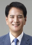 조용식 익산시장 예비후보 “조배숙과 가족 아니다”