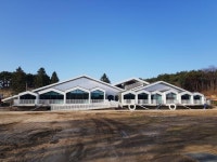 교실 복도에 미끄럼틀이