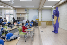 현대차 전주공장,  운주초에서 수소상용차 인형굿즈 특별수업