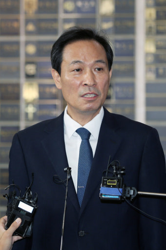 민주당 전당대회 앞두고 '룰의 전쟁' 본격화.. 안규백 사퇴 초강수