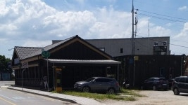 “영업 피해주는 청춘공작소 철거해야”