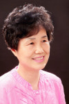 남들이 보지 못하는 것을 포착하는 김영 시인 벚꽃 지느러미 출간