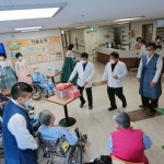 새해 복 많이 받으세요...요양병원 대면 행사 재개