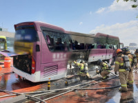 전주서 시외버스 화재…승객 20여명 대피