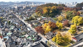 한옥마을 지나친 상업화 우려에도 전통보다 돈 선택한 전주시
