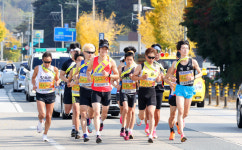 [제35회 전북역전마라톤대회] 마지막까지 최선을 다하는 선수들