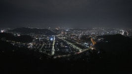 전주 야경 즐기는 치명자산, 등산로 가로등 없어 위험