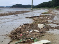 금강 상류서 쏟아진 쓰레기 군산·서천 골머리···특별 예산편성 및 분담금 현실화 ‘시급’