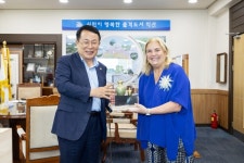 정헌율 익산시장, 국제 교류 저변 확대 추진