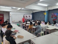 진안교육지원청, 마이산홍벵이 농장서 진안초 학생 17명 곤충체험 교육 실시